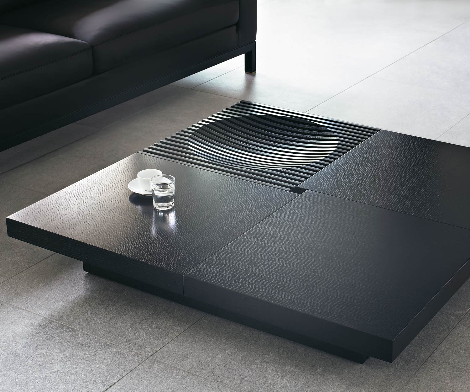 Exklusiver Conde House Barringer Design Couchtisch mit offenem verstecktem Fach Exklusiver Conde House Barringer Design Couchtisch mit offenem verstecktem Fach