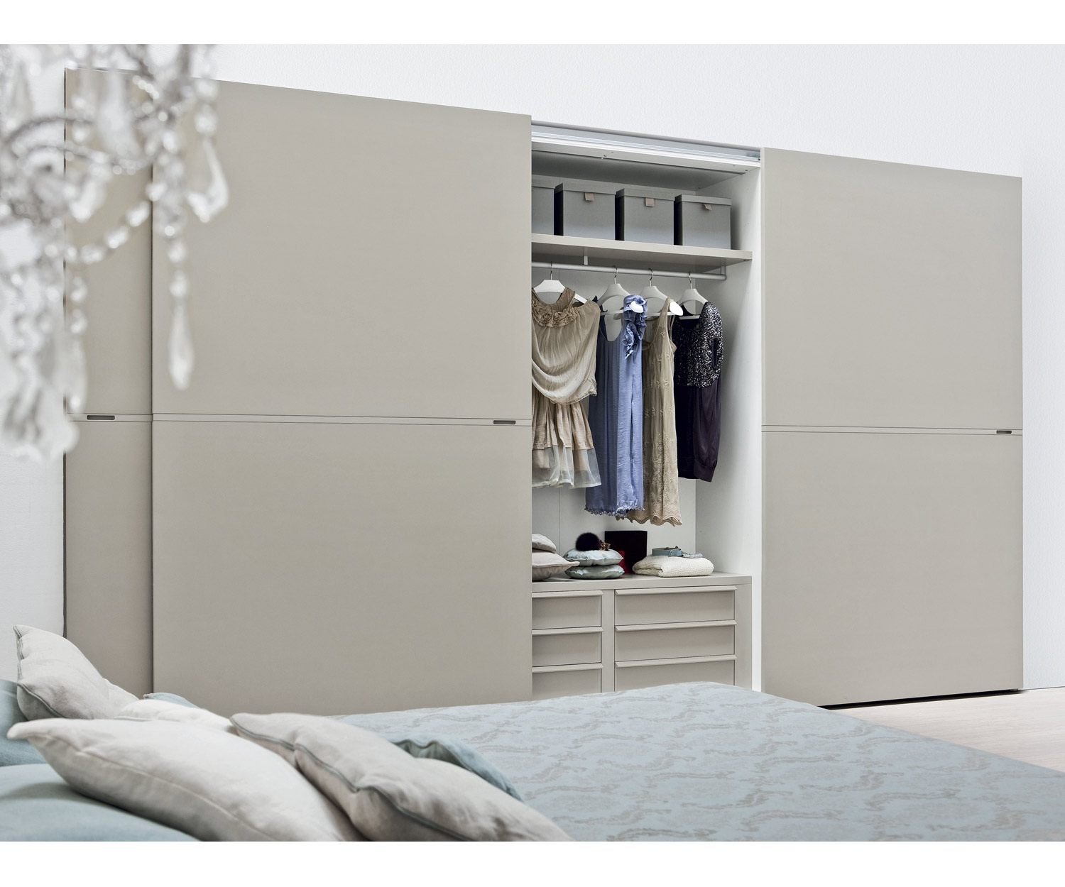 Designer Kleiderschrank Novamobili Middle Weiß Matt mit offener Schiebetür Designer Kleiderschrank Novamobili Middle Weiß Matt mit offener Schiebetür
