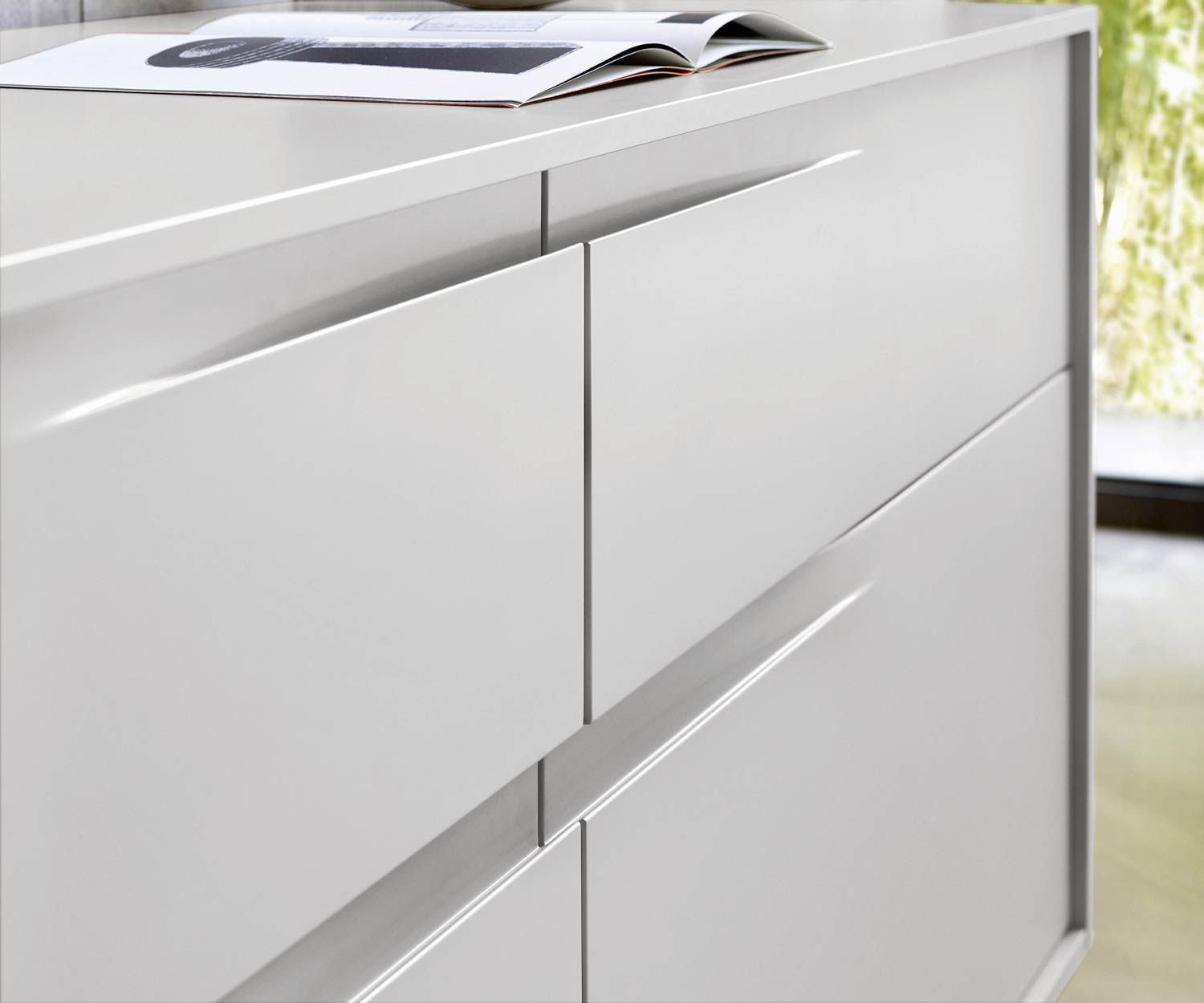 Hellgrauer Vela Schlafzimmer Schrank Vela im Detail Griffmulden Hellgrauer Vela Schlafzimmer Schrank Vela im Detail Griffmulden