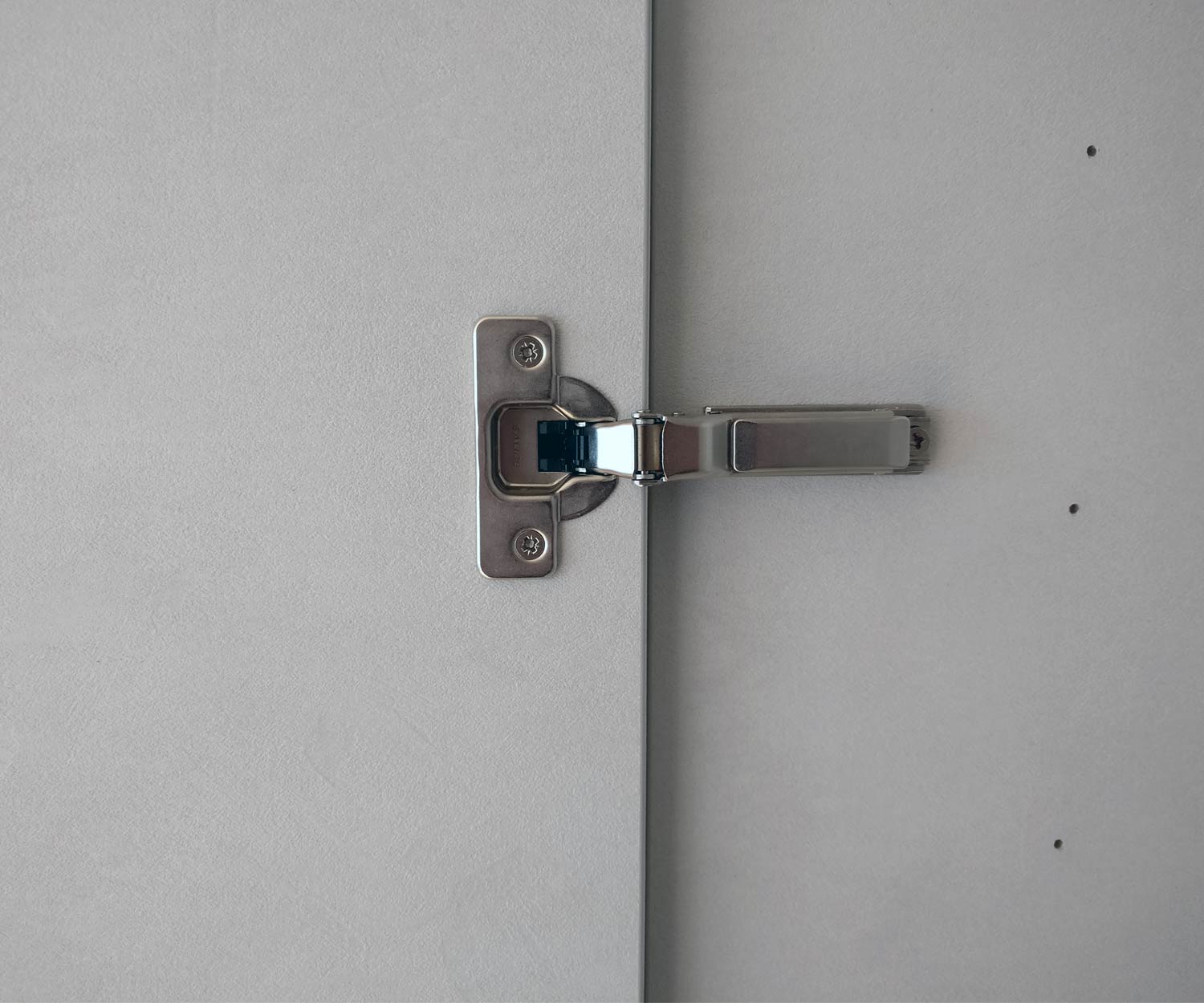 Hochwertiger Livitalia Design Kleiderschrank Liscia Beschlag mit integriertem Dämpfer Hochwertiger Livitalia Design Kleiderschrank Liscia Beschlag mit integriertem Dämpfer