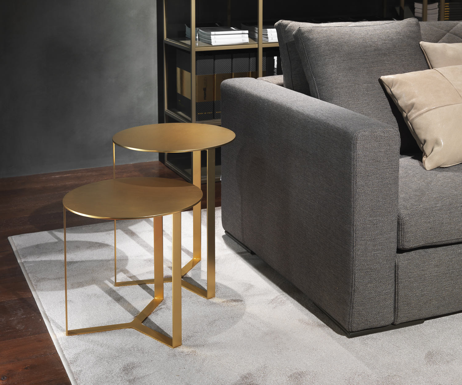 Moderner Marelli Beistelltisch Clip messing gebürstet Moderner Marelli Beistelltisch Clip messing gebürstet