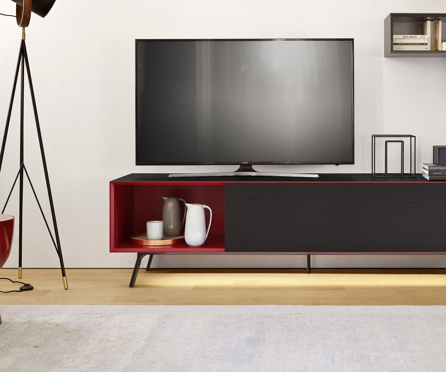 Livitalia Design Design Lowboard Minimal Eiche Dunkel Innenraum der Box Schwarz Matt lackiert LED Livitalia Design Design Lowboard Minimal Eiche Dunkel Innenraum der Box Schwarz Matt lackiert LED