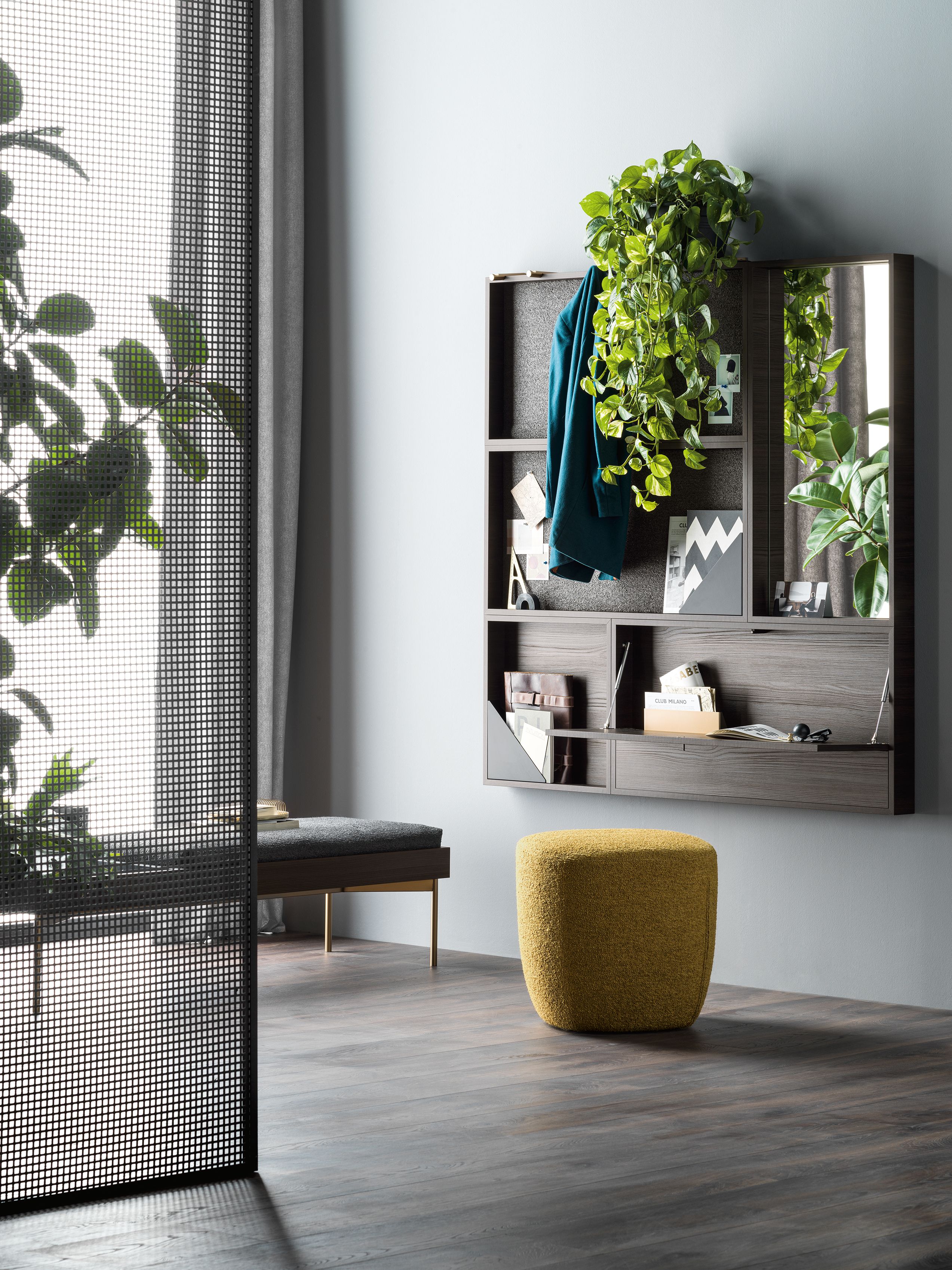 Gestalten Sie Ihren Flur stilvoll mit einem funktionalem Wandregal mit Spiegel und Garderobe Gestalten Sie Ihren Flur stilvoll mit einem funktionalem Wandregal mit Spiegel und Garderobe