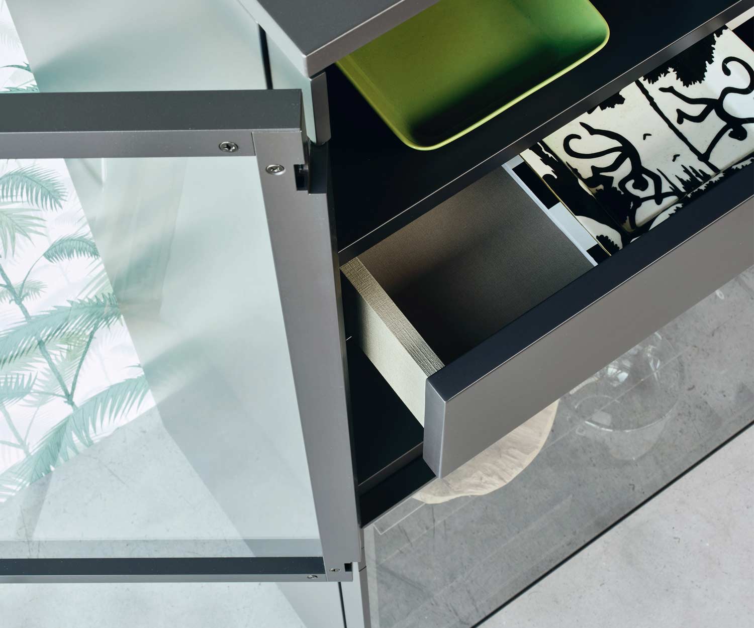Hochwertige Livitalia Scrigno Design Glasvitrine 180 Grad Scharniere Hochwertige Livitalia Scrigno Design Glasvitrine 180 Grad Scharniere