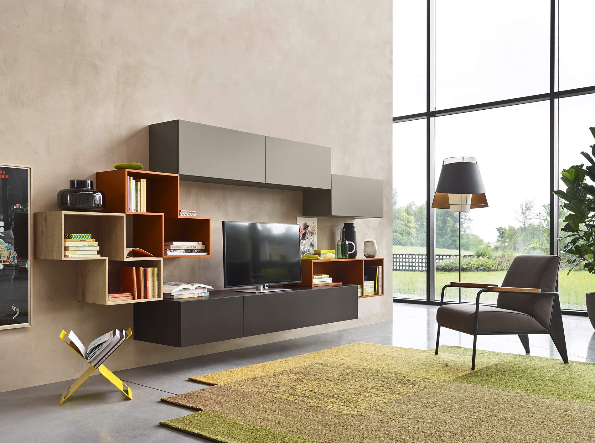Hängende Bücher TV Wand