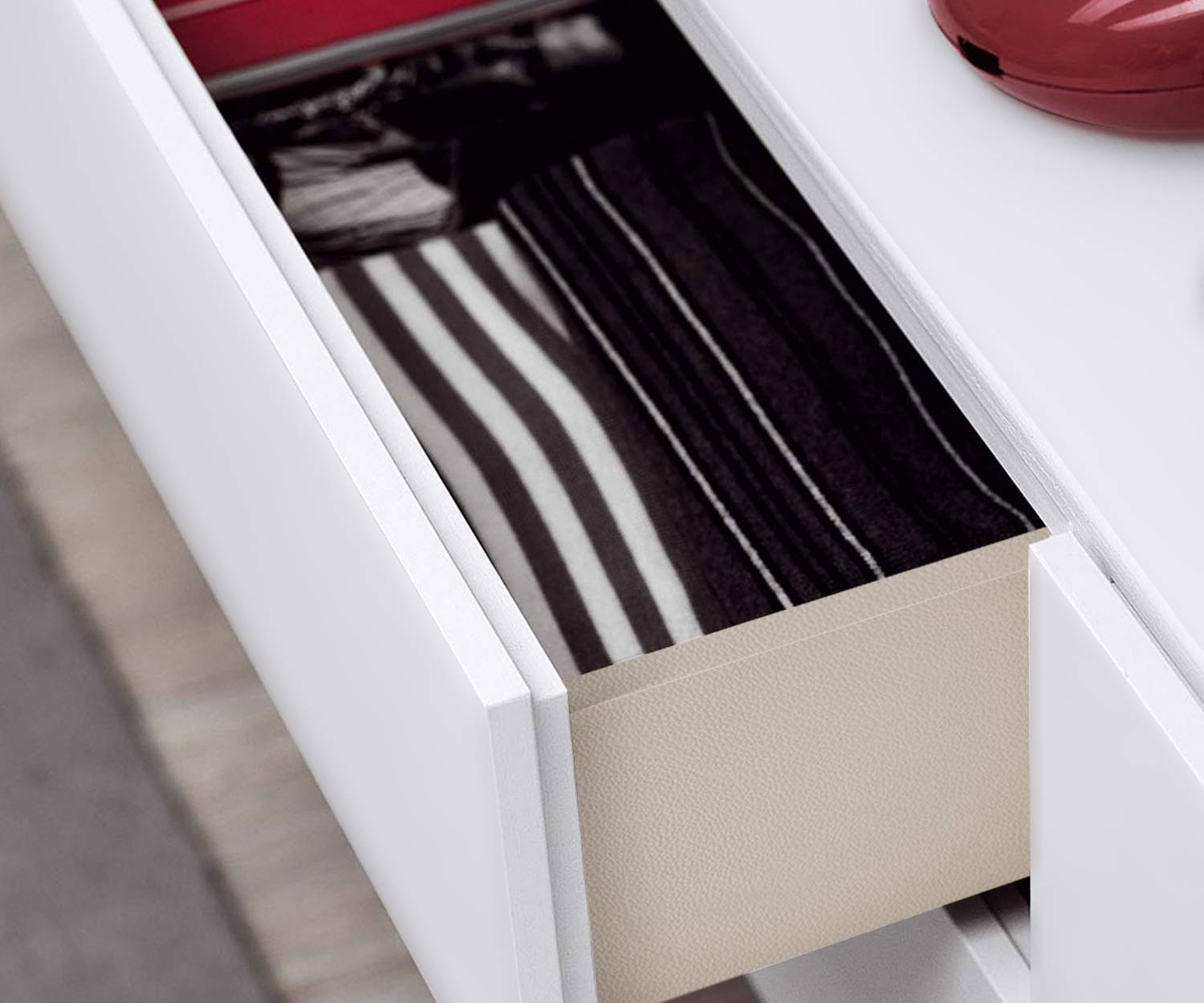 Novamobili Kommode Easy 4er Schubladen Detail Novamobili Kommode Easy 4er Schubladen Detail