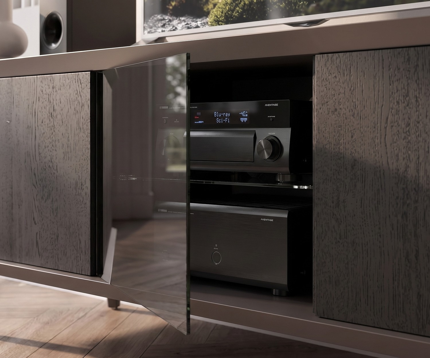 Ozzio Brera TV Lowboard aus Holz für das Wohnzimmer. Modernes TV-Sideboard aus Walnuss mit edler Rauchglastür.