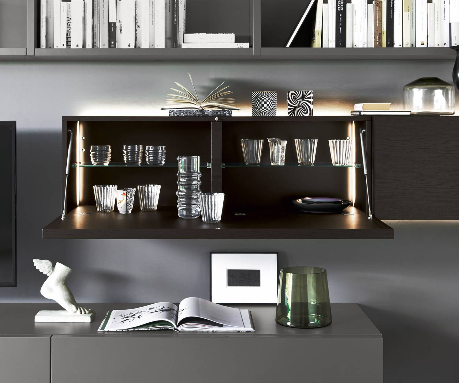 Moderner Livitalia Cartesio Hängeschrank als Barschrank Moderner Livitalia Cartesio Hängeschrank als Barschrank