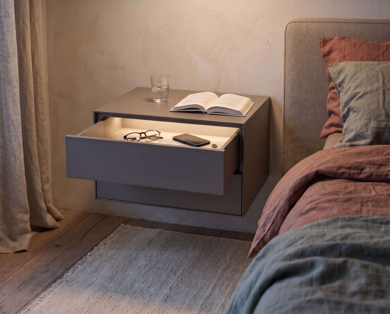 Exklusiver Livitalia Ecletto Design Nachttisch mit 2 Schubladen in Weiß Exklusiver Livitalia Ecletto Design Nachttisch mit 2 Schubladen in Weiß