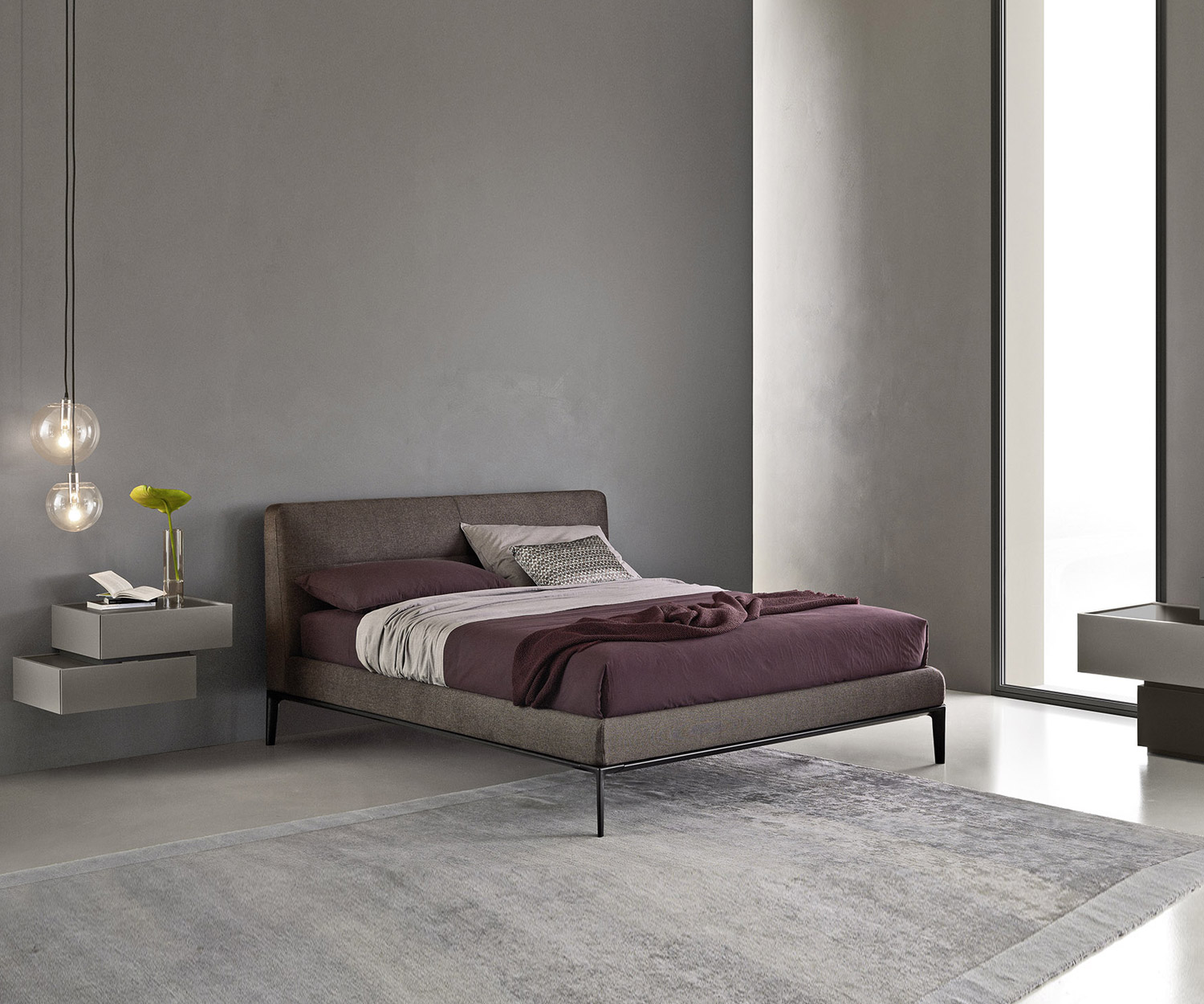 Bequemes Livitalia Design Bett Dorian auf schmalen Füßen Bequemes Livitalia Design Bett Dorian auf schmalen Füßen