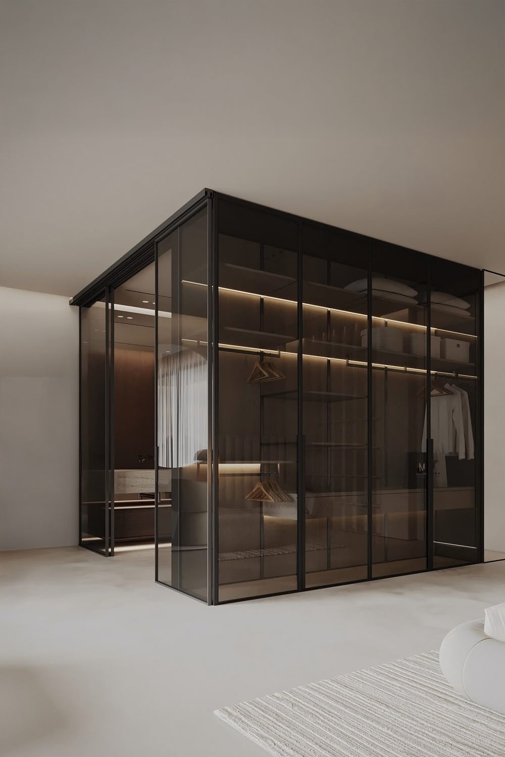 begehbarer-kleiderschrank-mit-beleuchteten-seitenwaenden-aus-glas