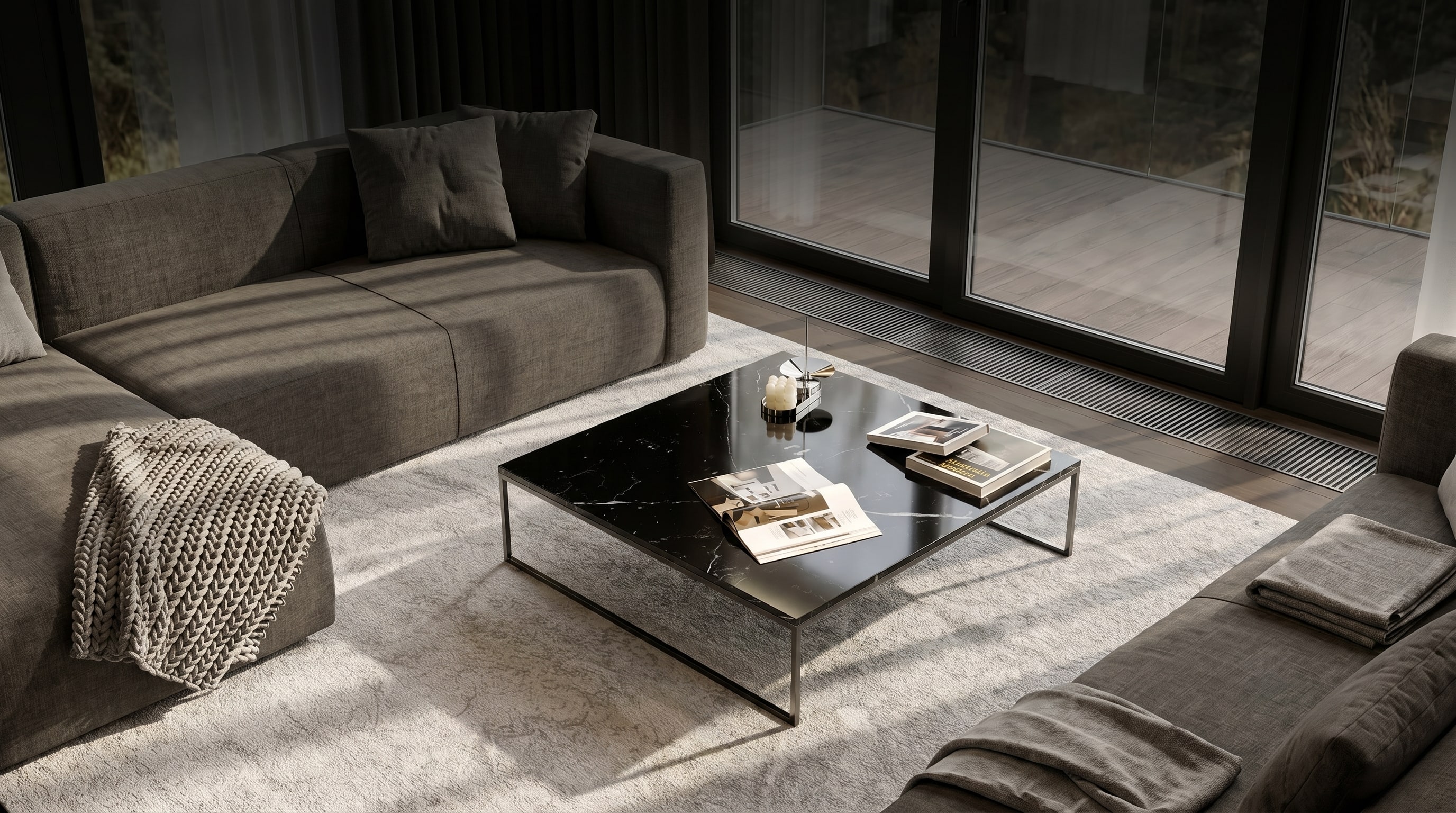 Marmorcouchtisch stylen: 3 Profi-Regeln gegen Museumskälte Marmorcouchtisch stylen: 3 Profi-Regeln gegen Museumskälte