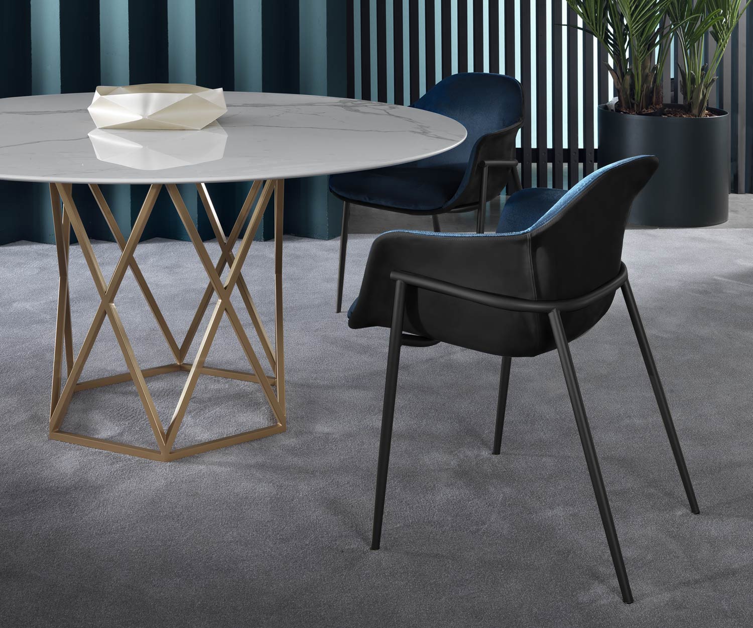 Detail Rückenlehne und Gestell vom Marelli Konferenz Stuhl Chia Detail Rückenlehne und Gestell vom Marelli Konferenz Stuhl Chia