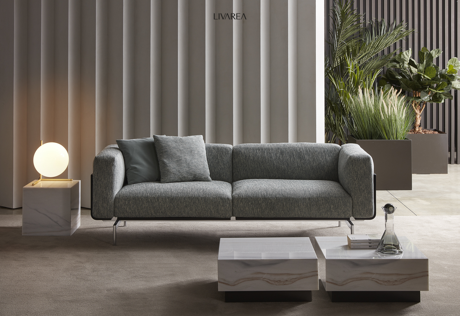 Hochwertiges 2 Sitzer Sofa mit Marmor Tischgruppe Hochwertiges 2 Sitzer Sofa mit Marmor Tischgruppe