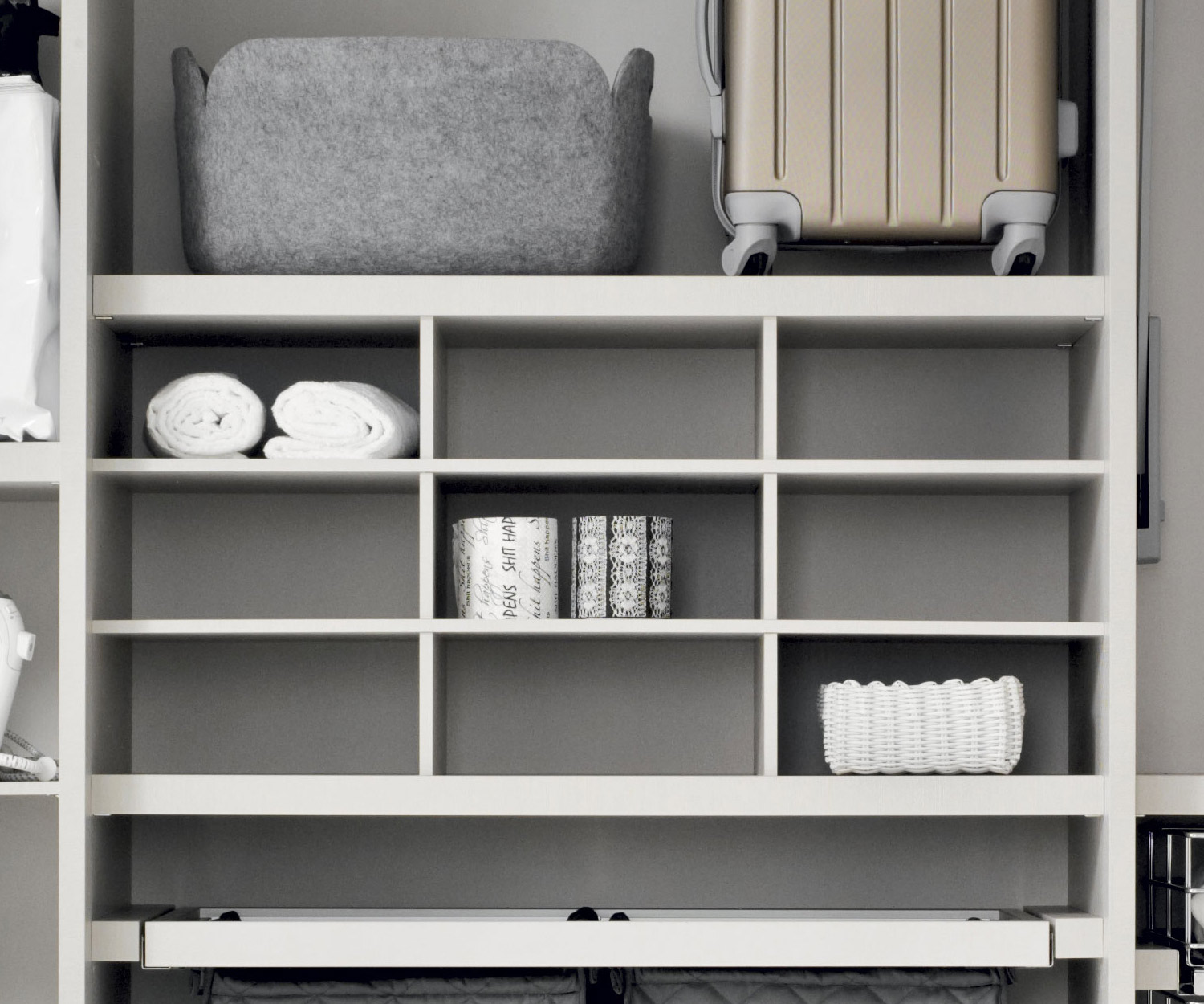 Kreuz Trennelement von Novamobili als Kleiderschrank Zubehör Kreuz Trennelement von Novamobili als Kleiderschrank Zubehör