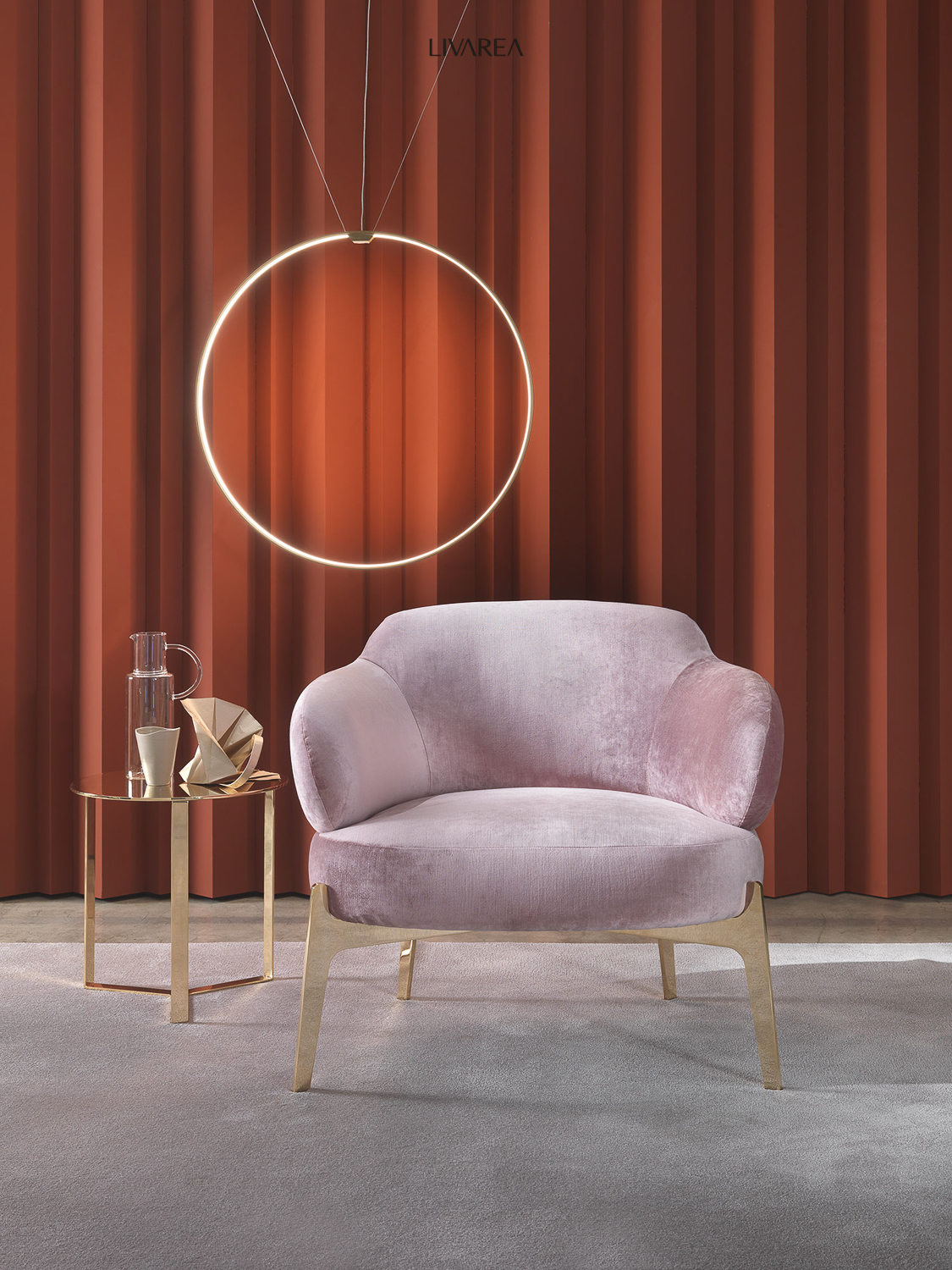 Bequemer Design Loungesessel mit Samtbezug Bequemer Design Loungesessel mit Samtbezug