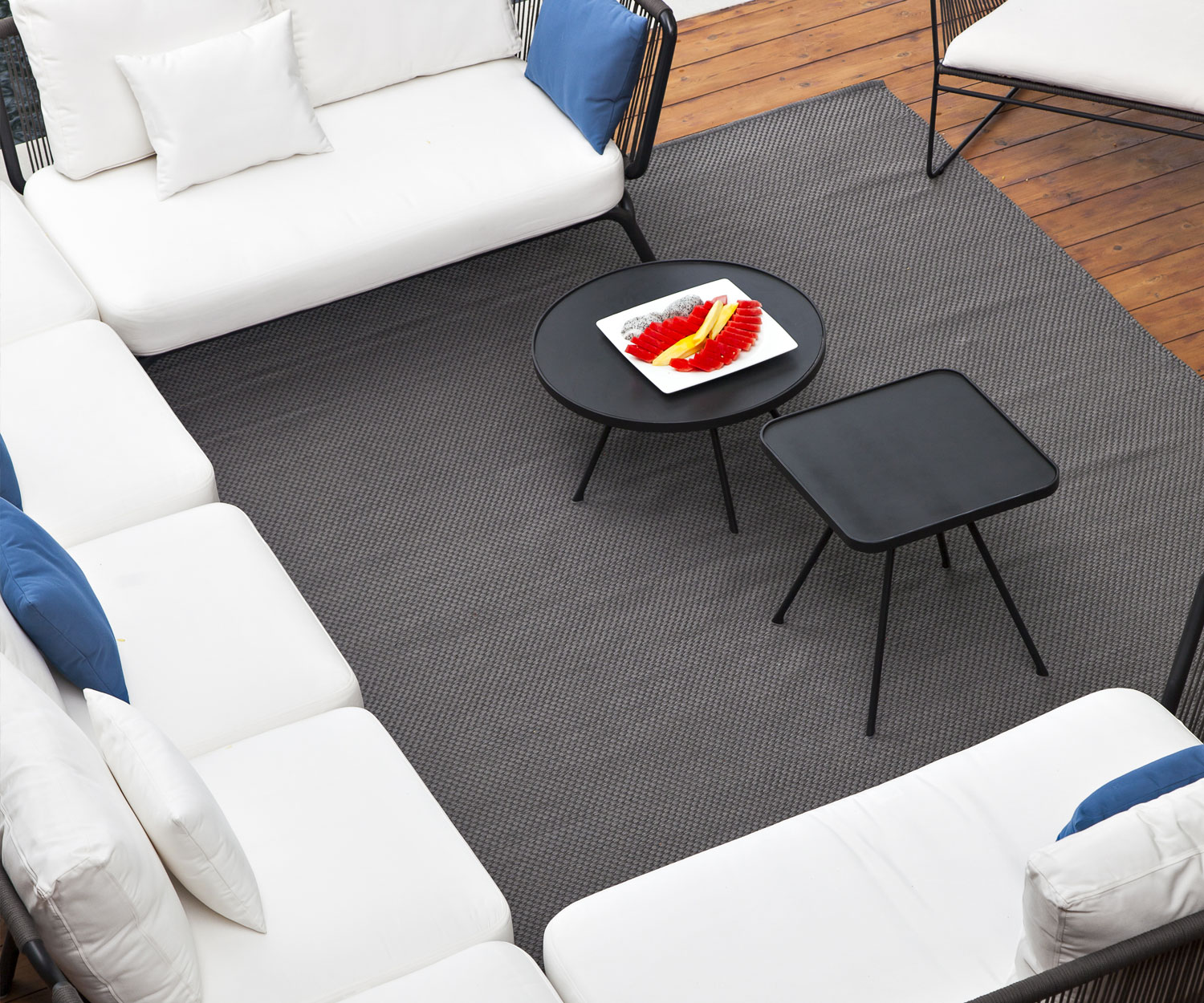 Oasiq Attol Aluminium Beistelltisch anthrazit 45x45x49cm