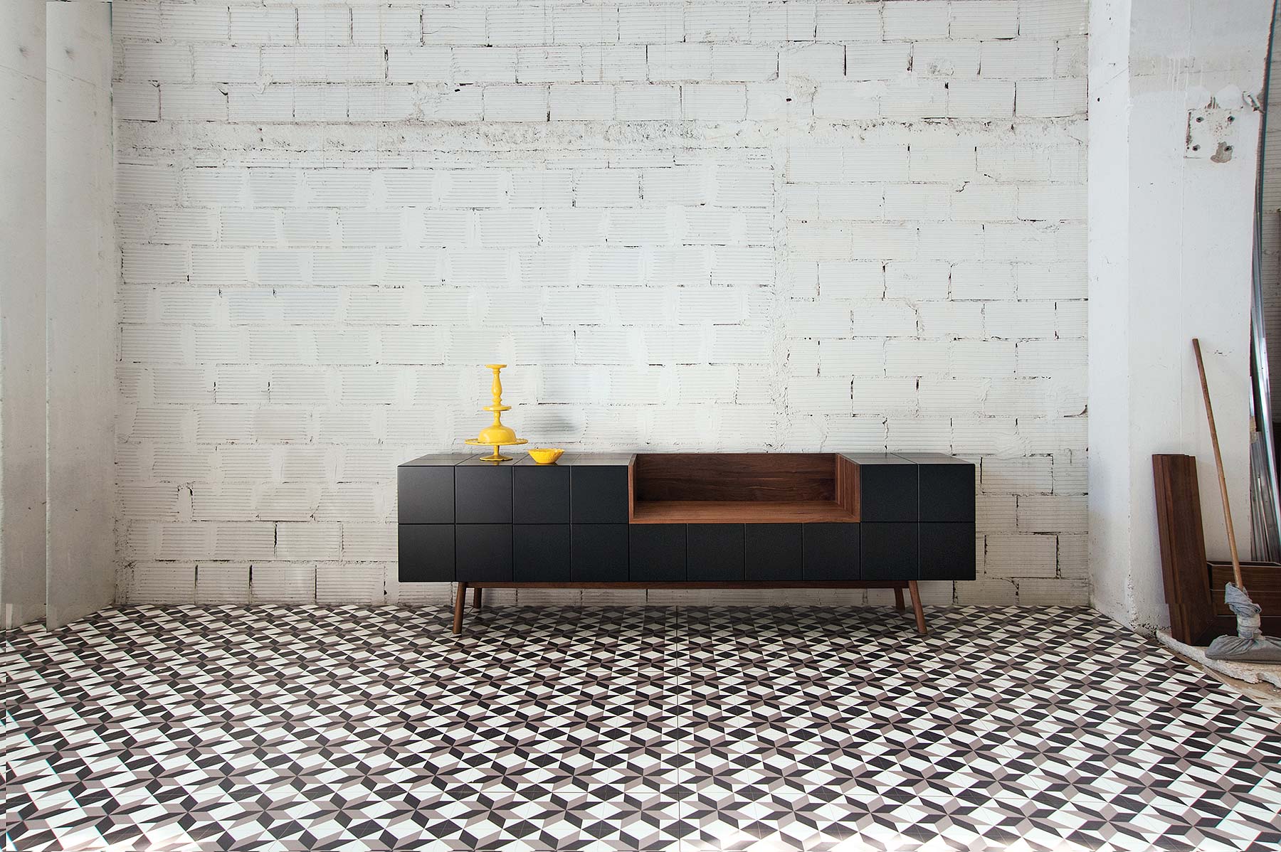 Sideboard Nussbaum Schwarz