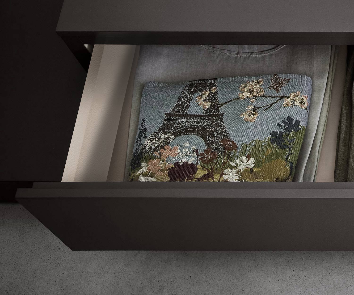 Novamobili Design Nachttisch Easy offene Schublade im Detail Novamobili Design Nachttisch Easy offene Schublade im Detail