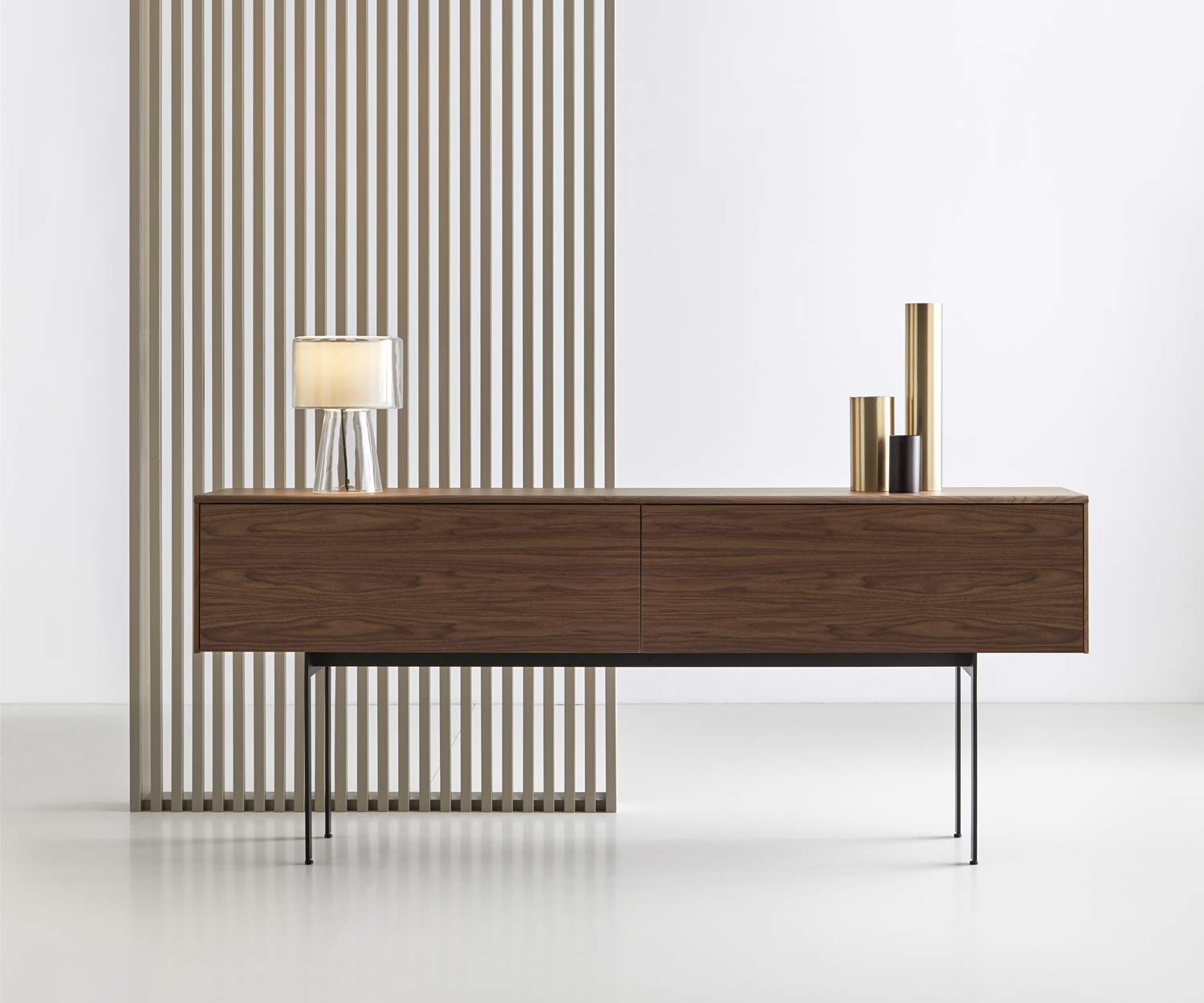 Punt Malmö Design Sideboard Abdeckplatte Glasfront Walnuss