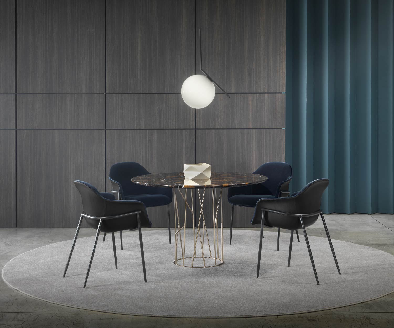 Bequemer Konferenzraum Stuhl Chia von Marelli blauer Samt Bequemer Konferenzraum Stuhl Chia von Marelli blauer Samt