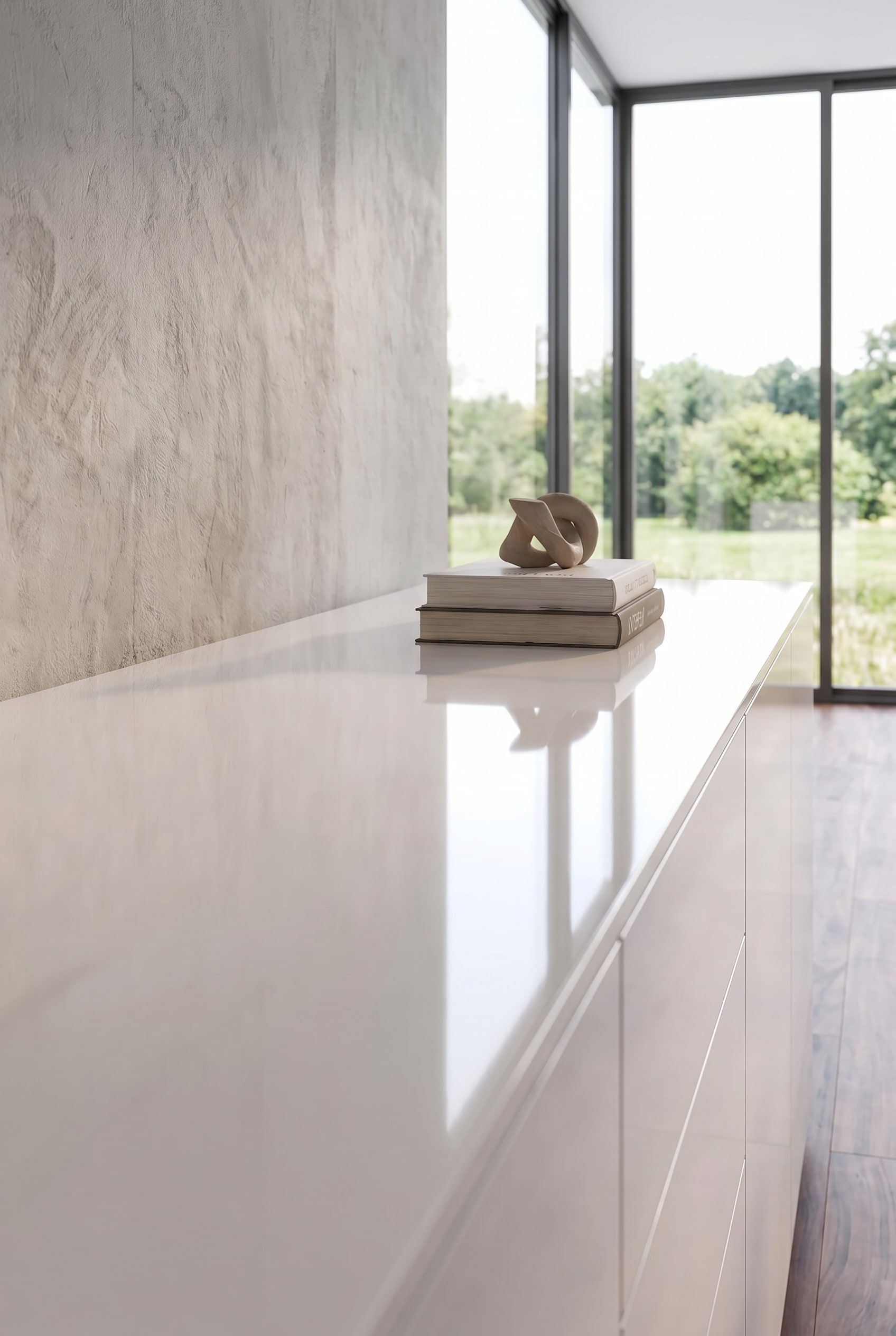 Livitalia Sideboard Nolea in matter Ausf&uuml;hrung vor einer hellen Wand in einem lichtdurchfluteten Wohnzimmer