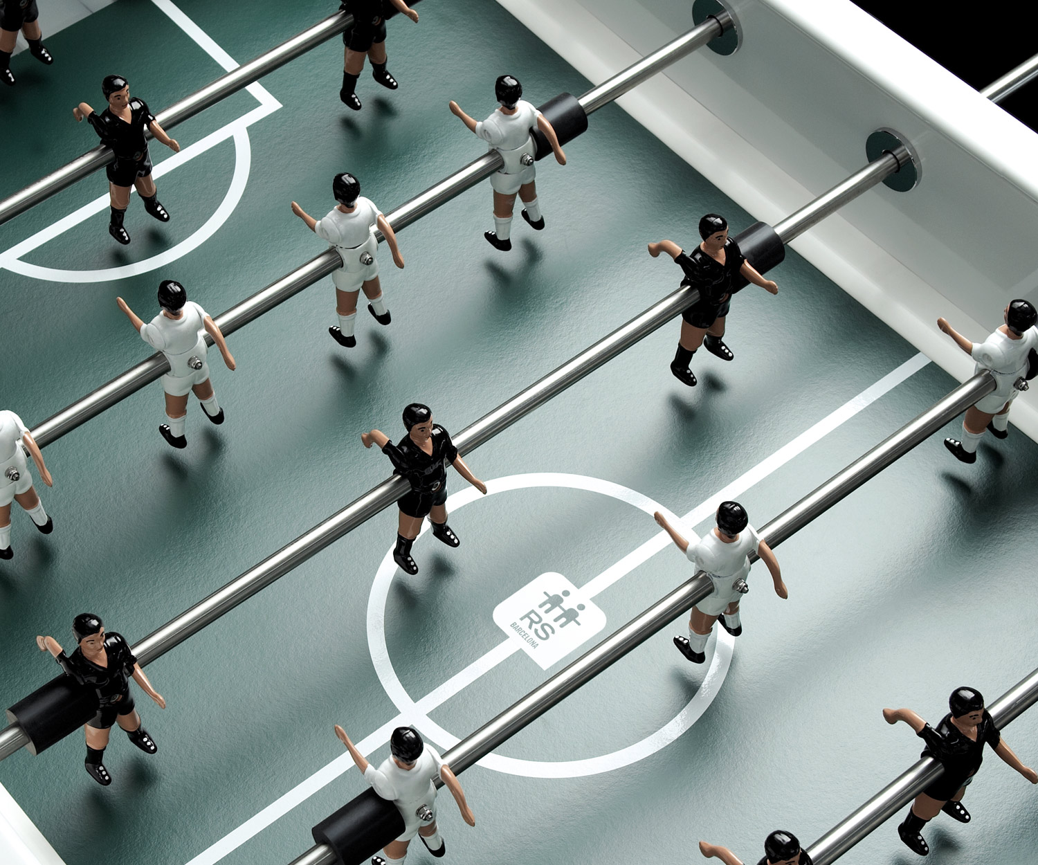 RS Barcelona Tischkicker RS#2 Detail Spielfläche Spielfiguren RS Barcelona Tischkicker RS#2 Detail Spielfläche Spielfiguren