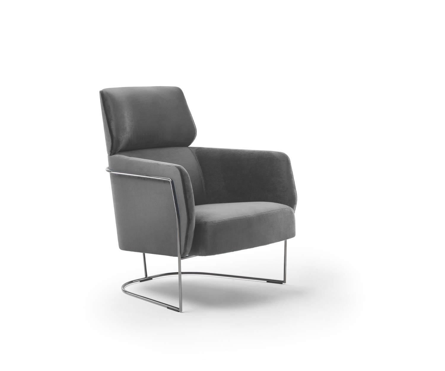 Komfortabler Wohnzimmersessel Nest von Marelli schmales Metalluntergestell Komfortabler Wohnzimmersessel Nest von Marelli schmales Metalluntergestell