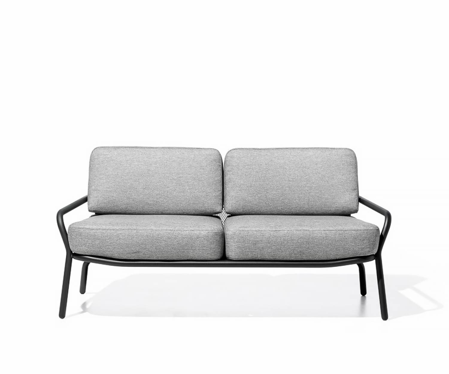 Exklusives Todus Starling Design Loungesofa mit weißem Stoffbezug als 2 Sitzer Exklusives Todus Starling Design Loungesofa mit weißem Stoffbezug als 2 Sitzer