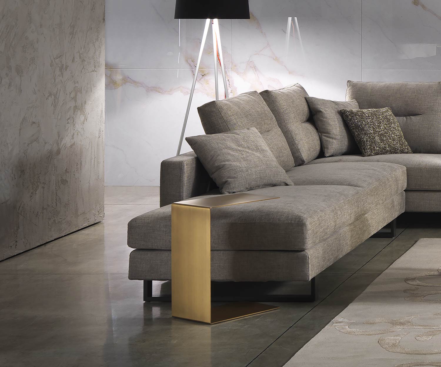 Hochwertiger Marelli Sofa Tisch Mini eckige Flächen gold gebürstet Metallfarben Hochwertiger Marelli Sofa Tisch Mini eckige Flächen gold gebürstet Metallfarben