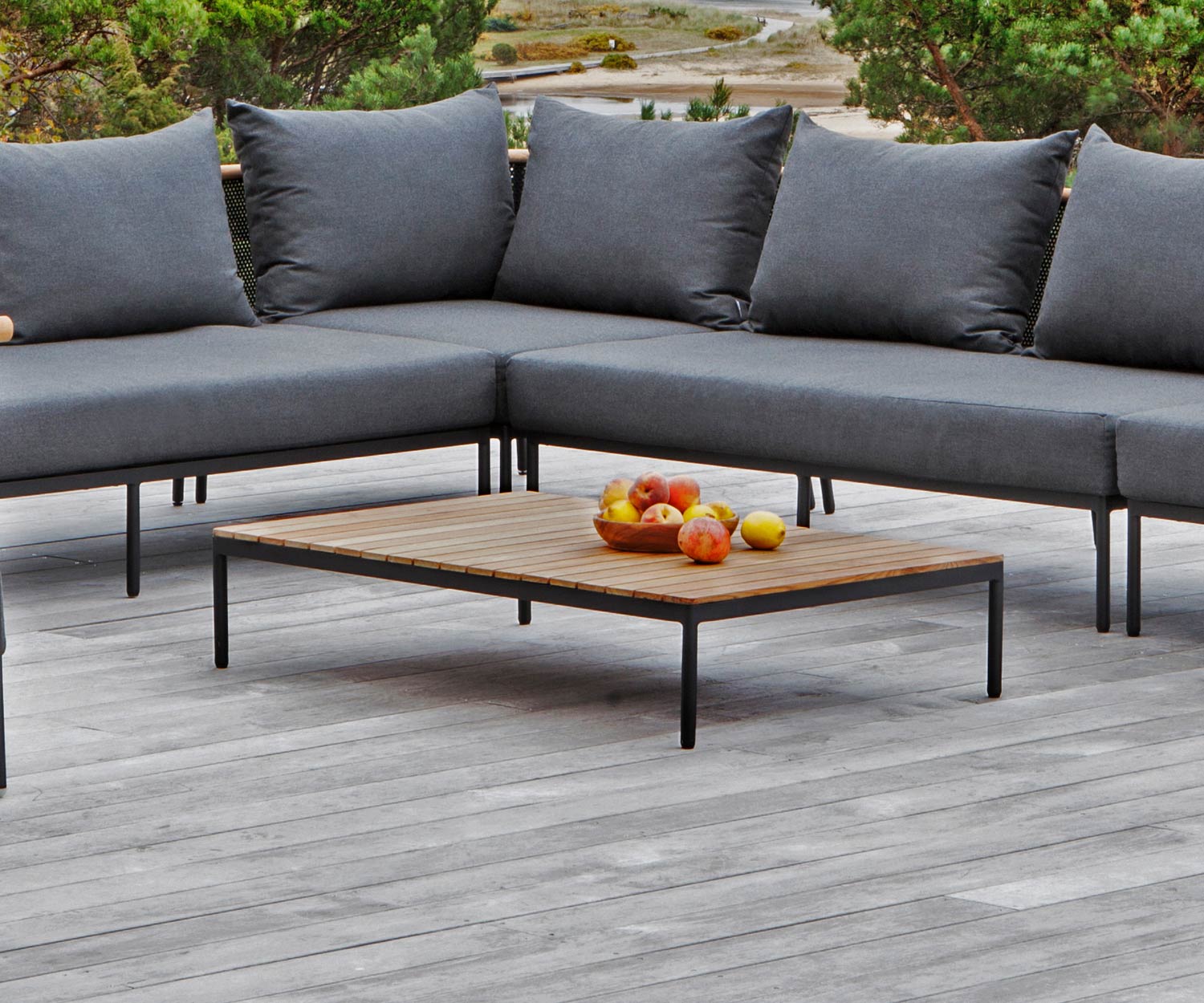 Exklusiver Oasiq Riad Design Beistelltisch mit Teakholz Top Exklusiver Oasiq Riad Design Beistelltisch mit Teakholz Top