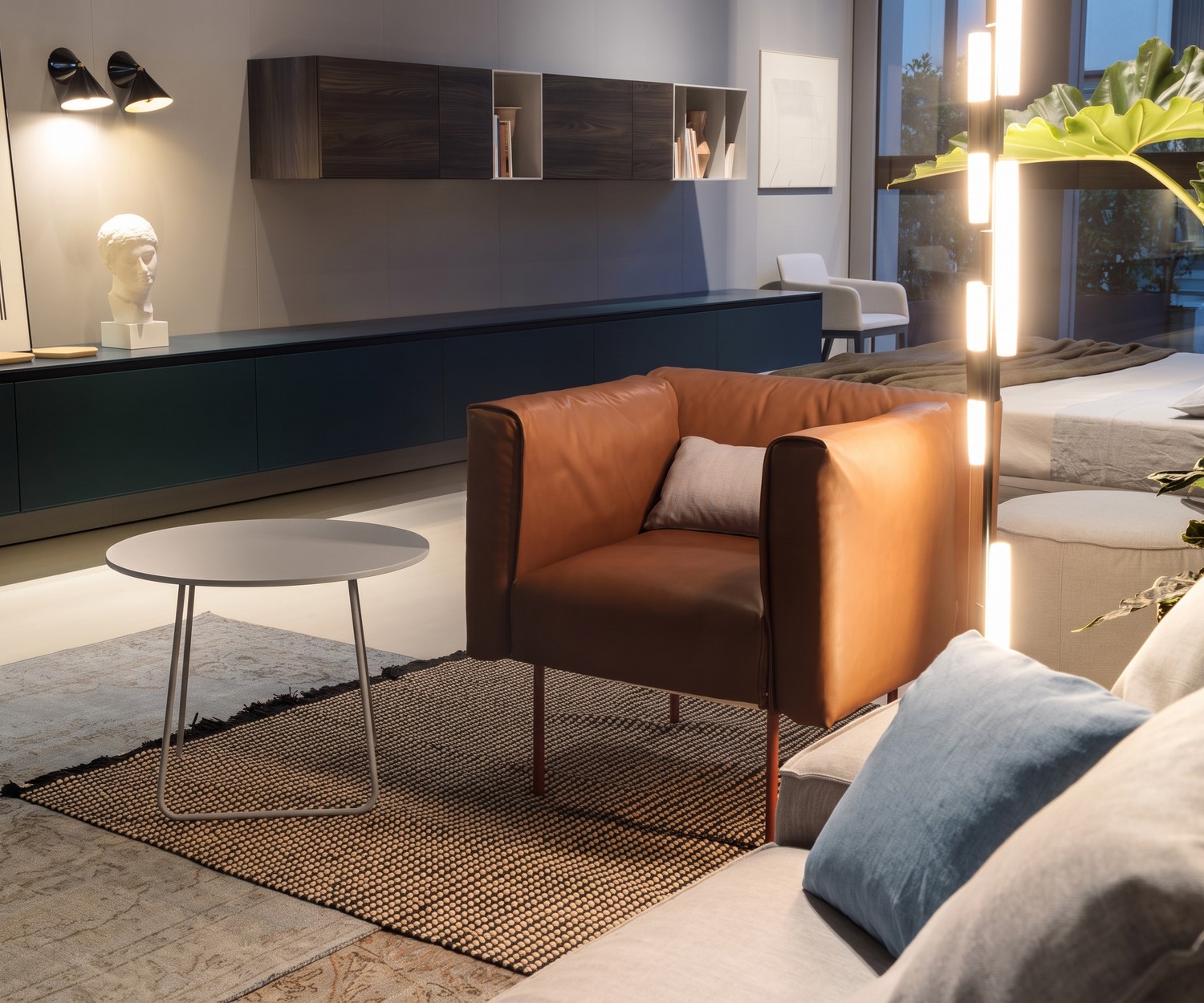 Novamobili Beistelltisch Orbis in Hellgrau Beistelltisch Orbis von Novamobili als Couchtisch im Wohnzimmer neben Sessel auf Teppich, rundes minimalistisches Design.