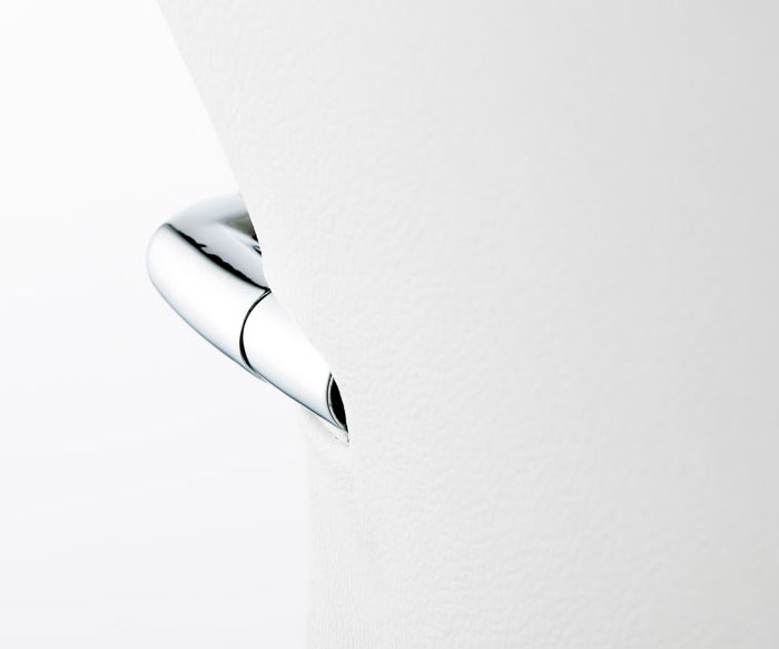 Moderner ICF Stick ETK Chair im Detail Chrom Aluminium Leder Moderner ICF Stick ETK Chair im Detail Chrom Aluminium Leder