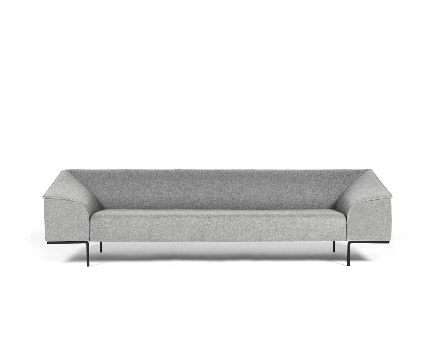 Prostoria Sofa Seam in Hellgrau als 3 Sitzer Prostoria Sofa Seam in Hellgrau als 3 Sitzer