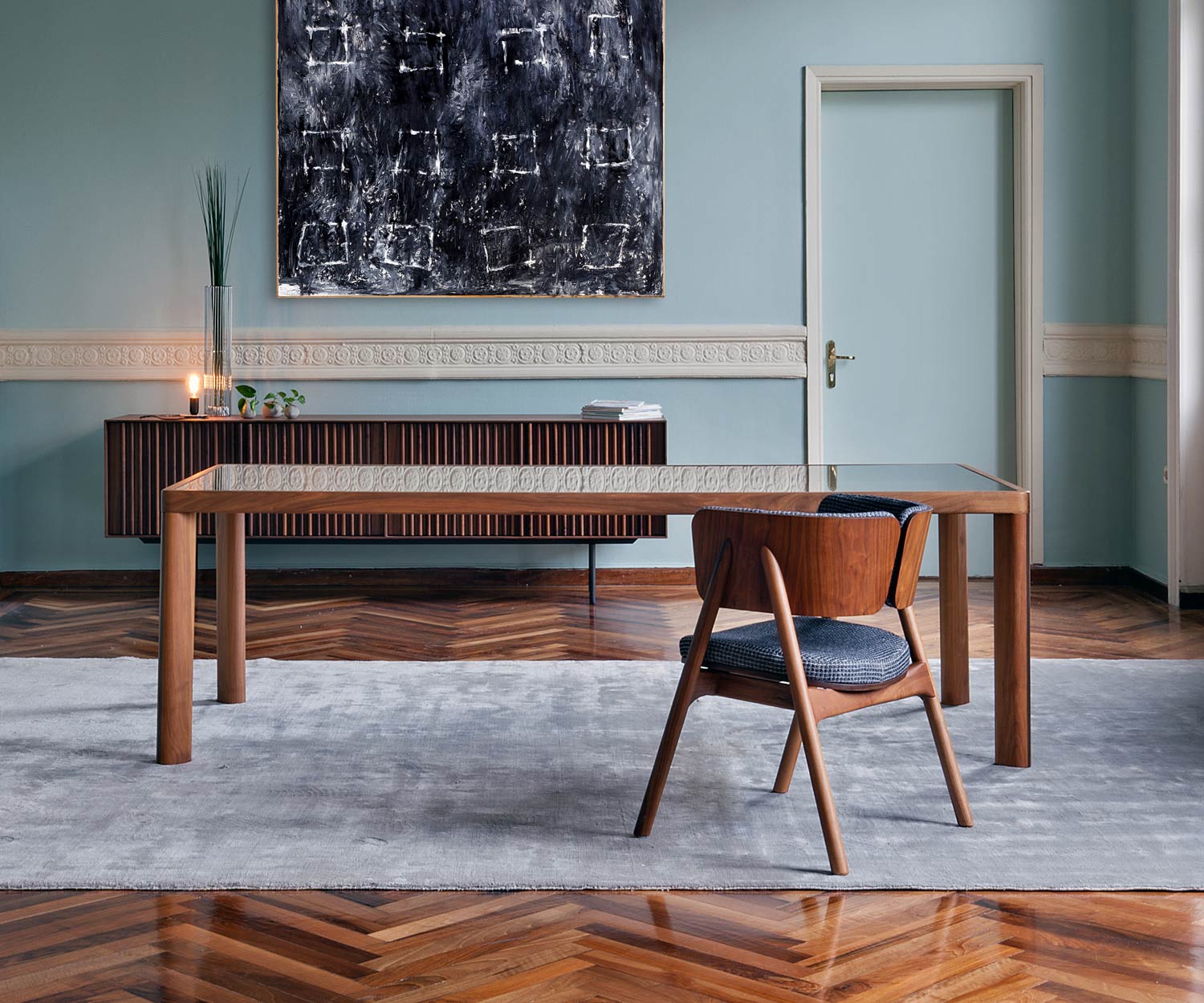 Moderner Design Esstisch al2 ka bera 001 b Frontalansicht im Esszimmer Moderner Design Esstisch al2 ka bera 001 b Frontalansicht im Esszimmer