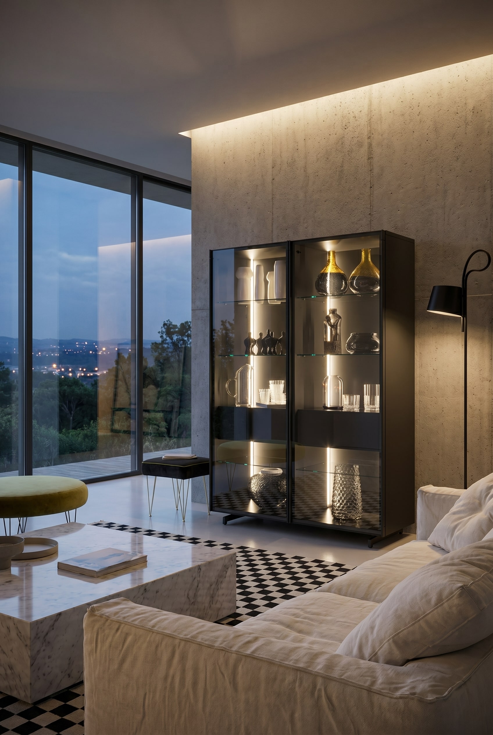 Schwarze, raumhohe Glasvitrine mit unsichtbar in den Rahmen integrierten LEDs, die weißes Porzellan in einem minimalistischen Raum beleuchten