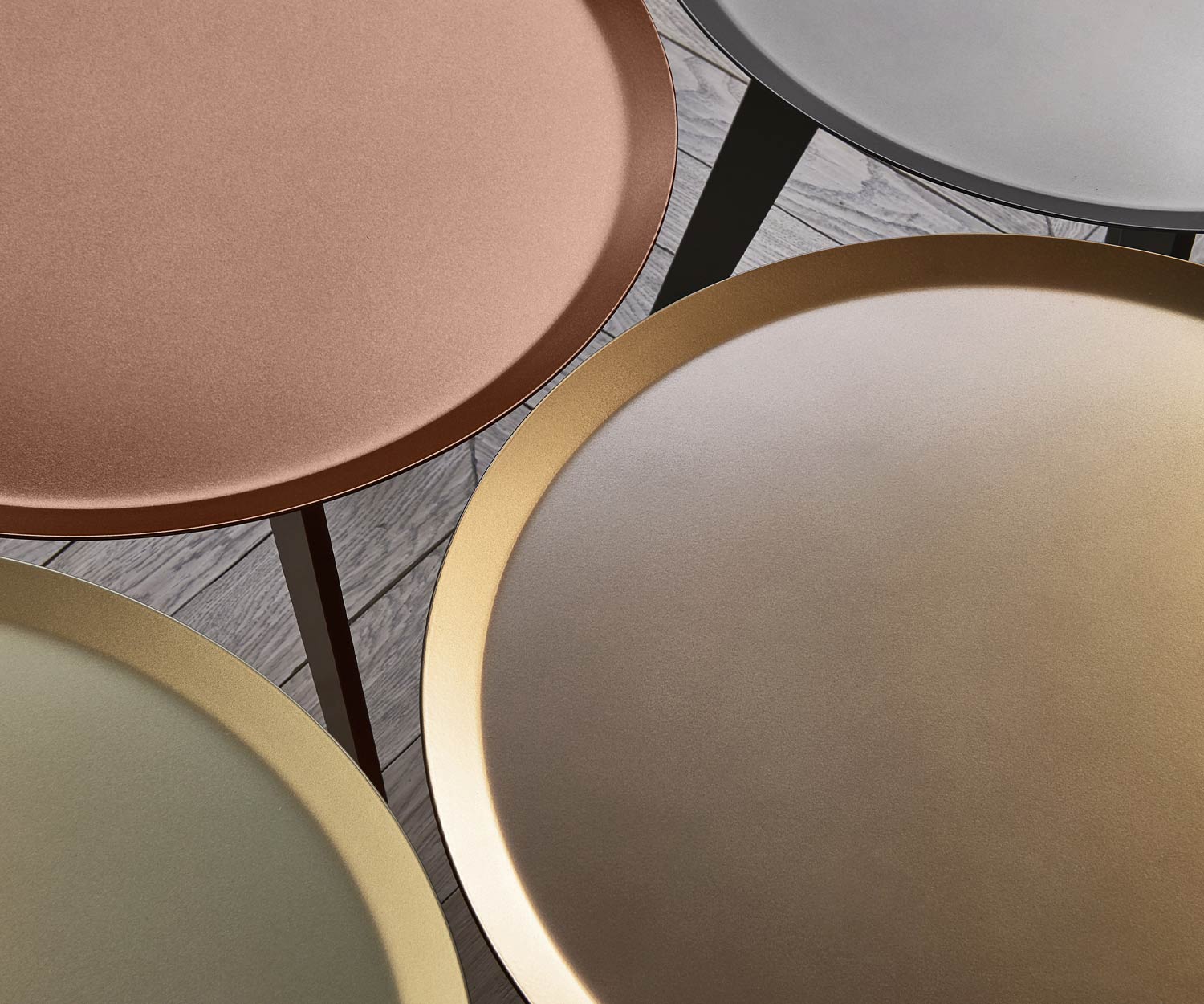 Lotus Beistelltisch Ceramik Marmor Tischplatte Lotus Beistelltisch Ceramik Marmor Tischplatte