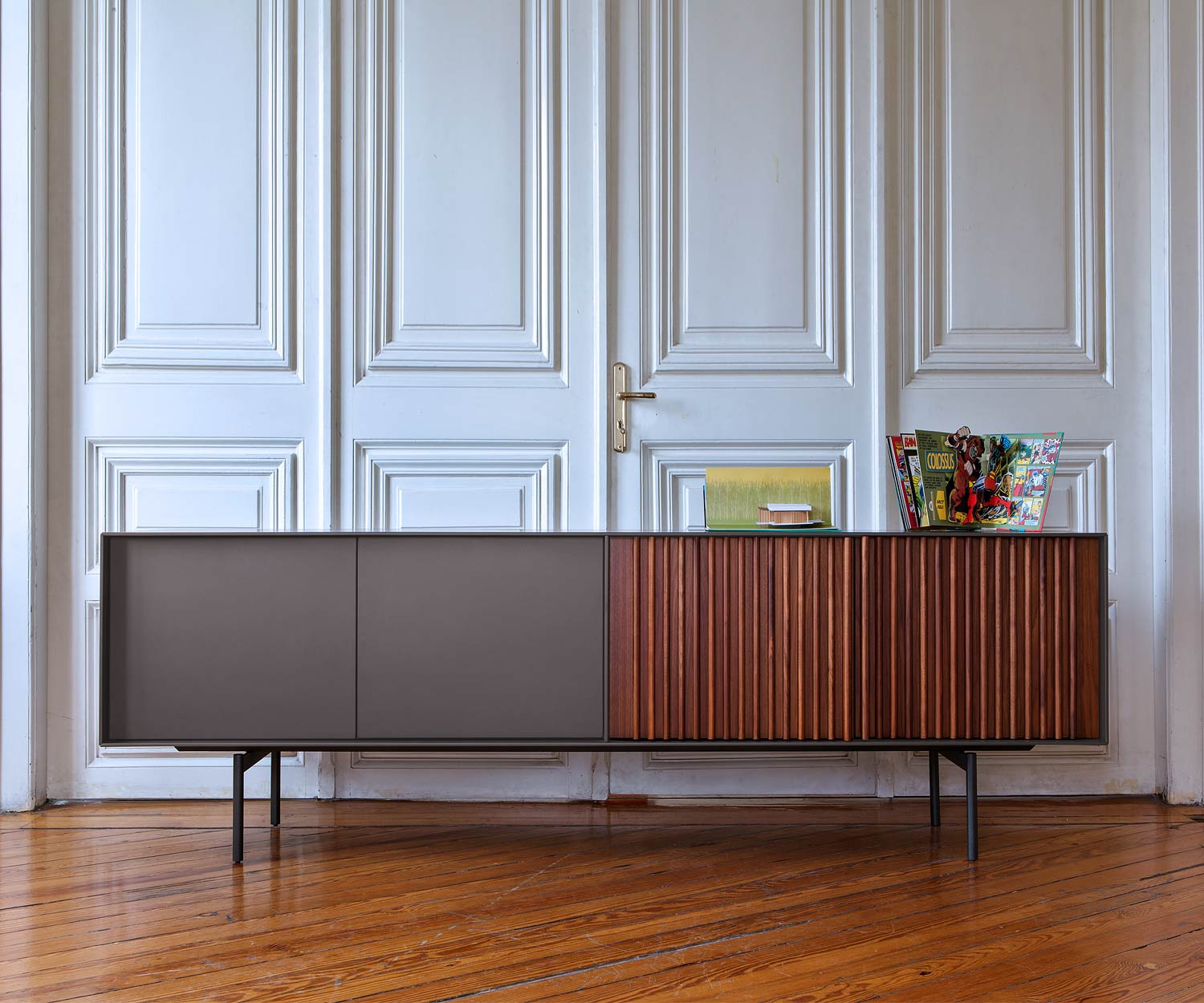 Design Sideboard Walnuss Dunkelgrau Matt lackiert Türen mit Push Pull Technik Design Sideboard Walnuss Dunkelgrau Matt lackiert Türen mit Push Pull Technik