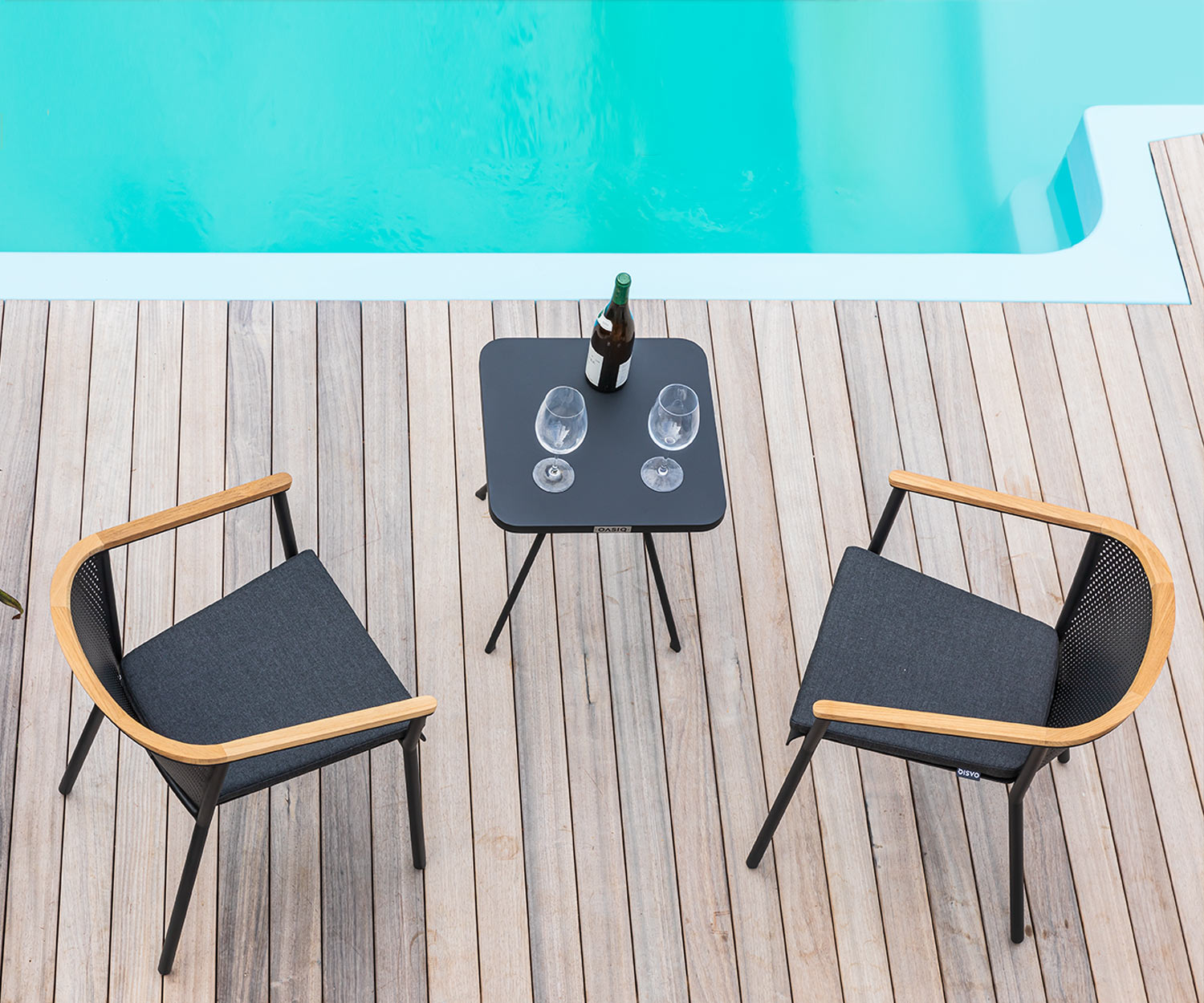 Exklusiver Oasiq Riad Design Armlehnenstuhl mit Teak und Aluminium Gestell Exklusiver Oasiq Riad Design Armlehnenstuhl mit Teak und Aluminium Gestell