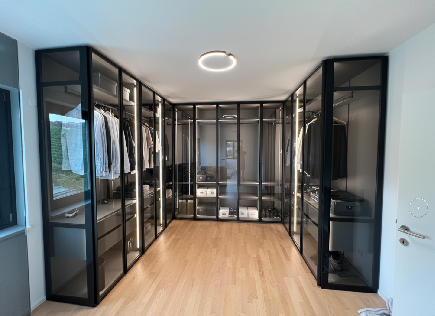 Novamobili Eckkleiderschrank Perry Ankleidezimmer mit LED Beleuchtung  (1) (1) Novamobili Eckkleiderschrank Perry Ankleidezimmer mit LED Beleuchtung  (1) (1)