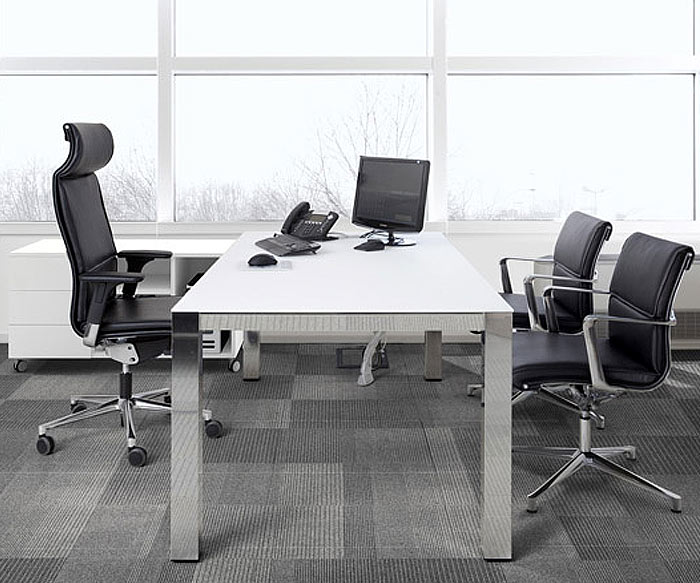 ICF P80 Manager Chrom Aluminium Tisch mit HPL Platte ICF P80 Manager Chrom Aluminium Tisch mit HPL Platte
