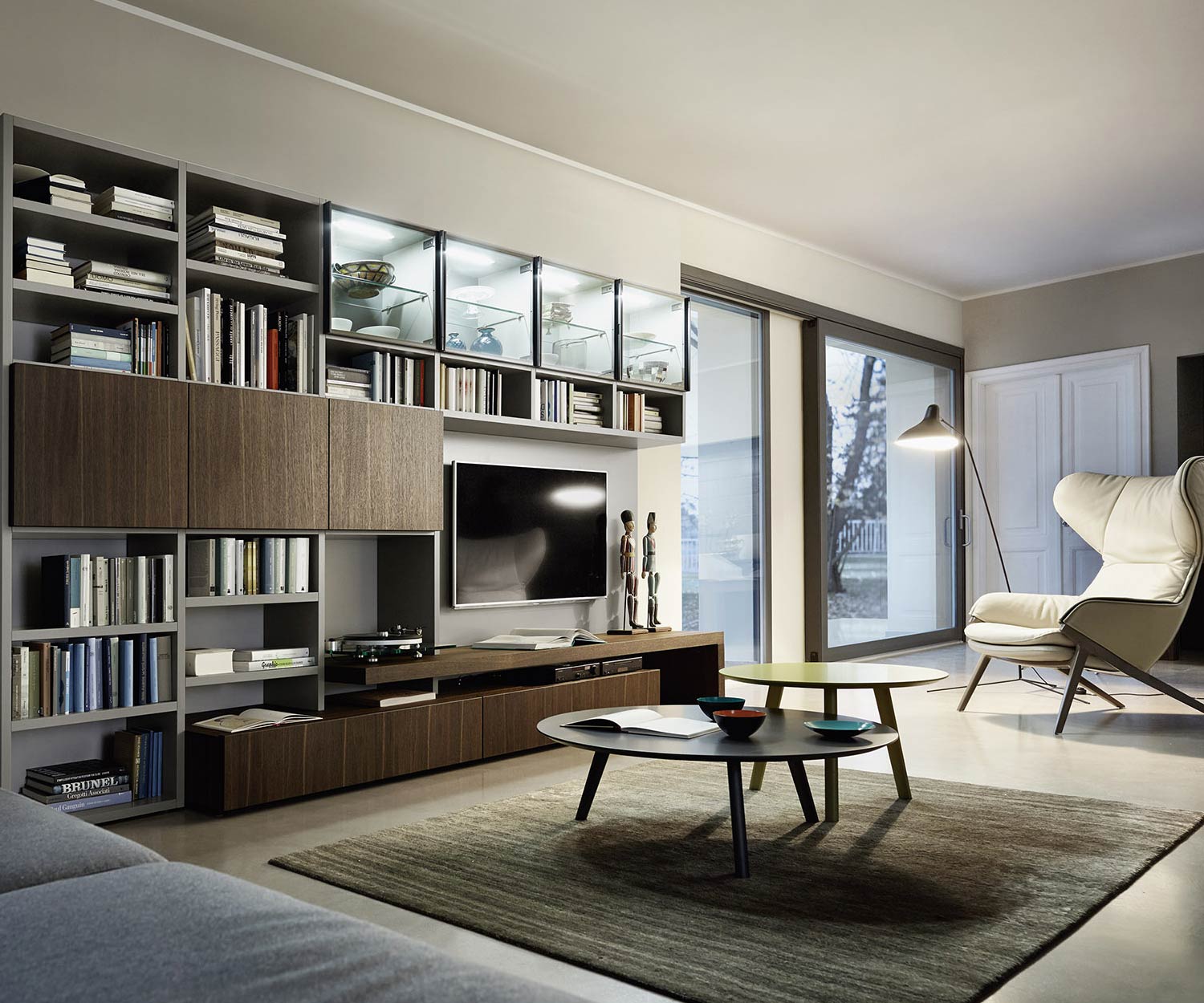 Hochwertiger Runder Design Couchtisch Trio mit 3 Beinen Hochwertiger Runder Design Couchtisch Trio mit 3 Beinen