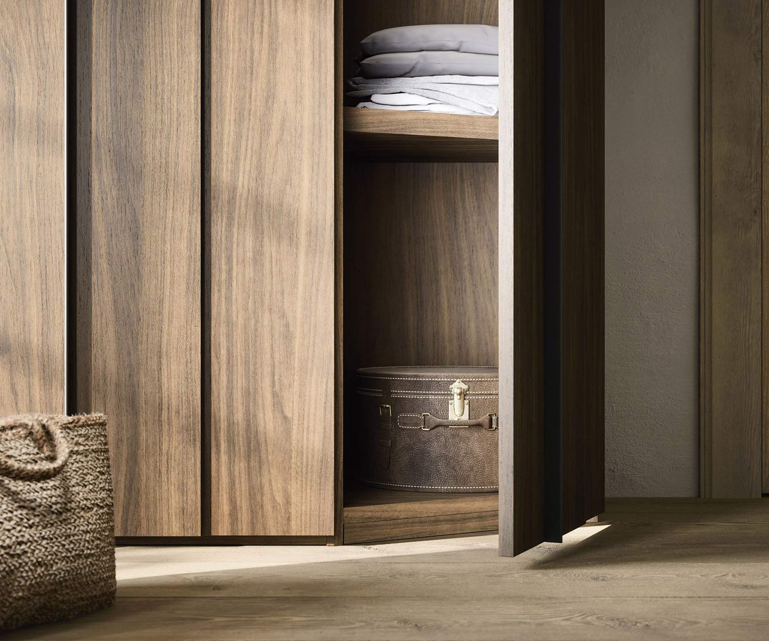 Holzkleiderschrank YNCA Novamobili Holzkleiderschrank YNCA Novamobili