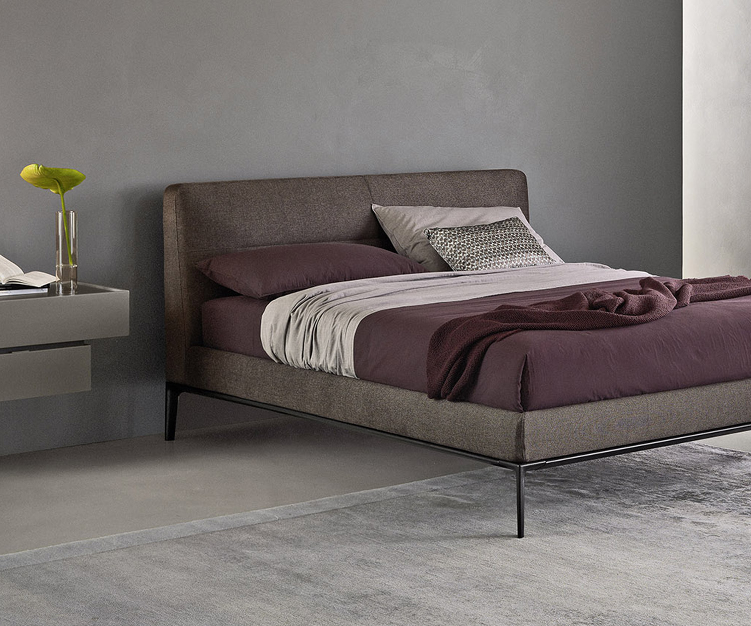 Exklusives Designer Bett Dorian von Livitalia gepolstertes Kopfteil Exklusives Designer Bett Dorian von Livitalia gepolstertes Kopfteil