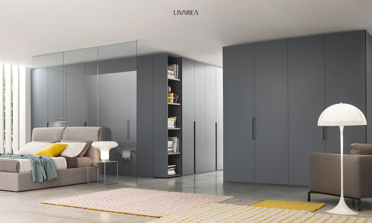 Großzügige Schrank Planung für Schlafzimmer mit Flügeltüren und Regal Großzügige Schrank Planung für Schlafzimmer mit Flügeltüren und Regal