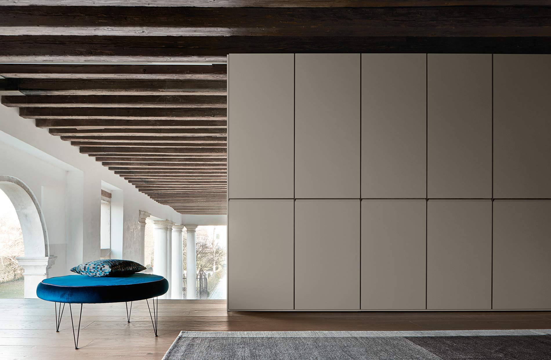 Minimalistischer-Design-Kleiderschrank Minimalistischer-Design-Kleiderschrank