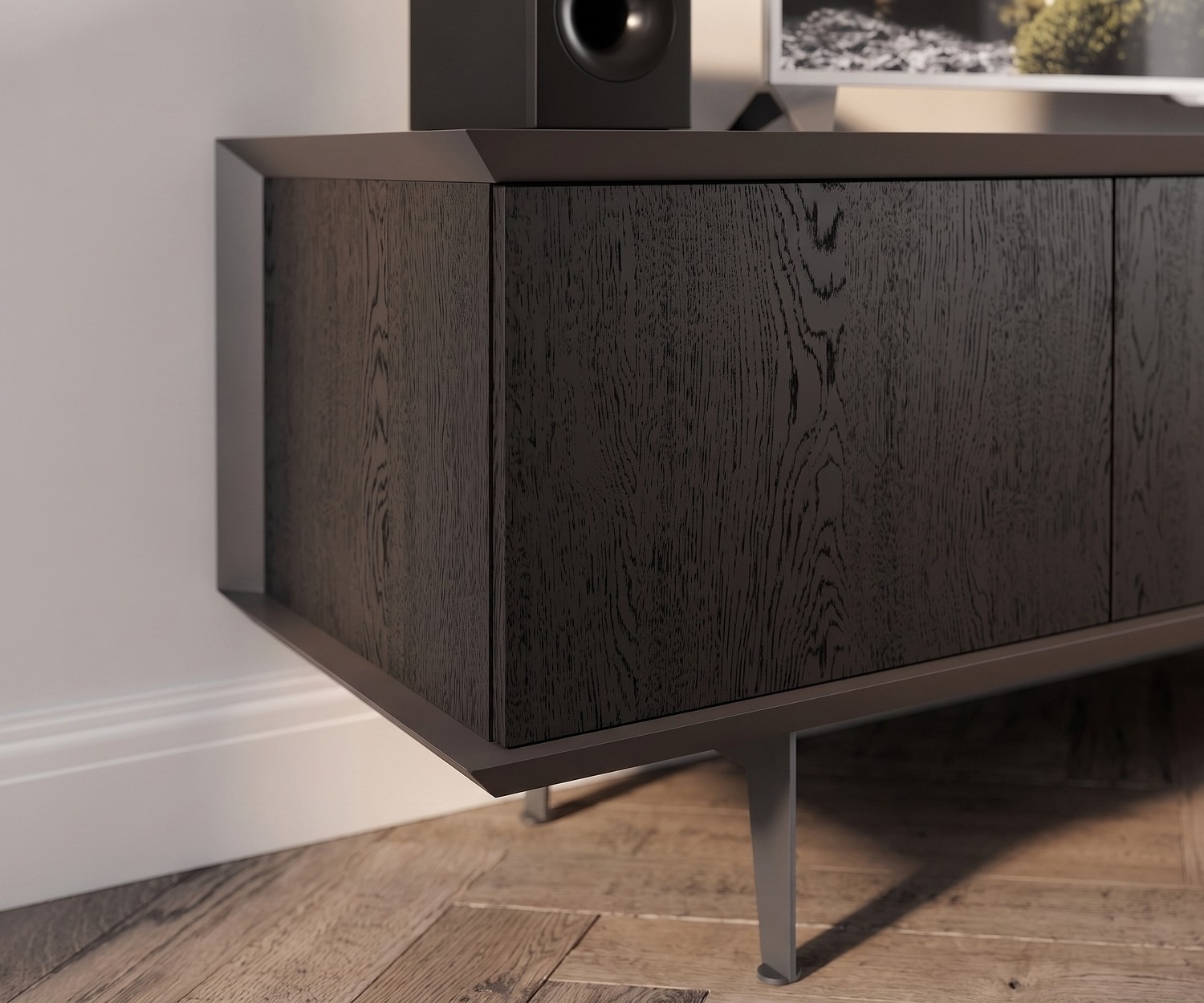 Ozzio Brera TV Lowboard aus Eiche Schwarz Ozzio Brera TV Lowboard Schrank aus dunkler Eiche Schwarz Carbone mit eleganten Metallfüßen im modernen Wohnzimmer.