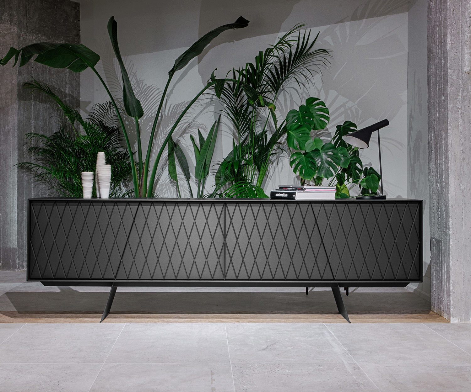 Schwarzes al2 e klipse 003 Designer Sideboard mit Raute als Muster Schwarzes al2 e klipse 003 Designer Sideboard mit Raute als Muster