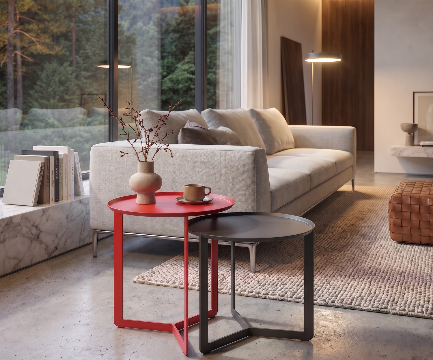 MEME Design Round Beistelltisch Metall MEME Design Round Beistelltisch aus Metall im Wohnzimmer. Moderner roter und schwarzer Tisch vor hellem Sofa.